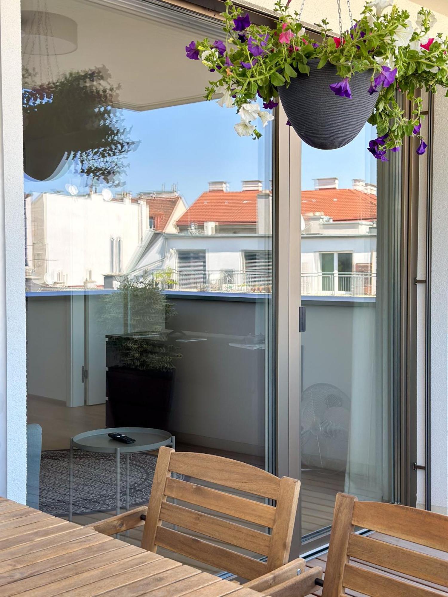 Vienna Sunny Side Up Apartments Esterno foto